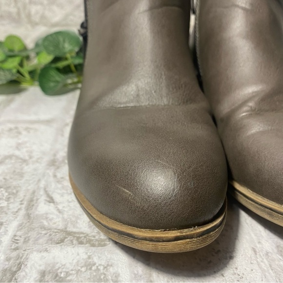 RAMPAGE Ankle Boot Booties Gray Leather Zip Up‎ Women’s 6M - Picture 9 of 10